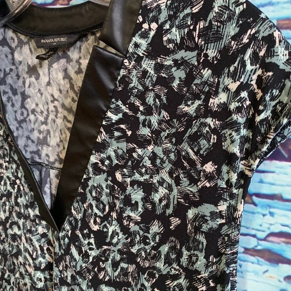 Banana Republic Sleeveless Shift Dress - Picture 4 of 10